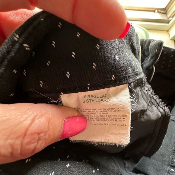 Old Navy Crop Pants with White Dots Size 6 Regular - Picture 4 of 4